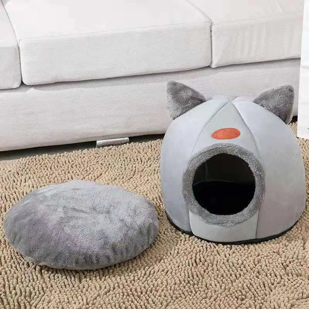 Pet bed with cat ears