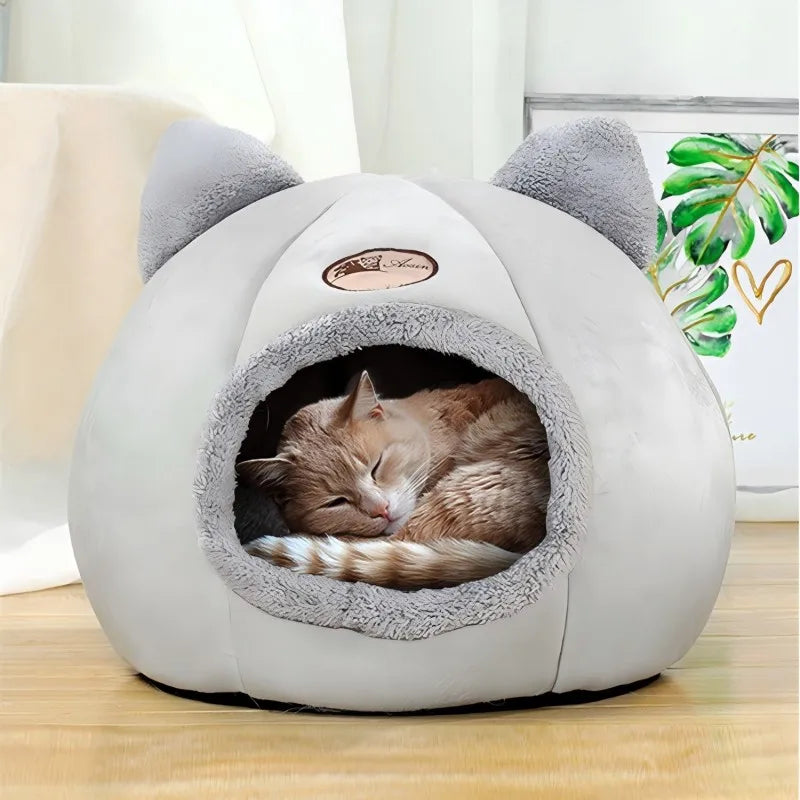 Pet bed with cat ears