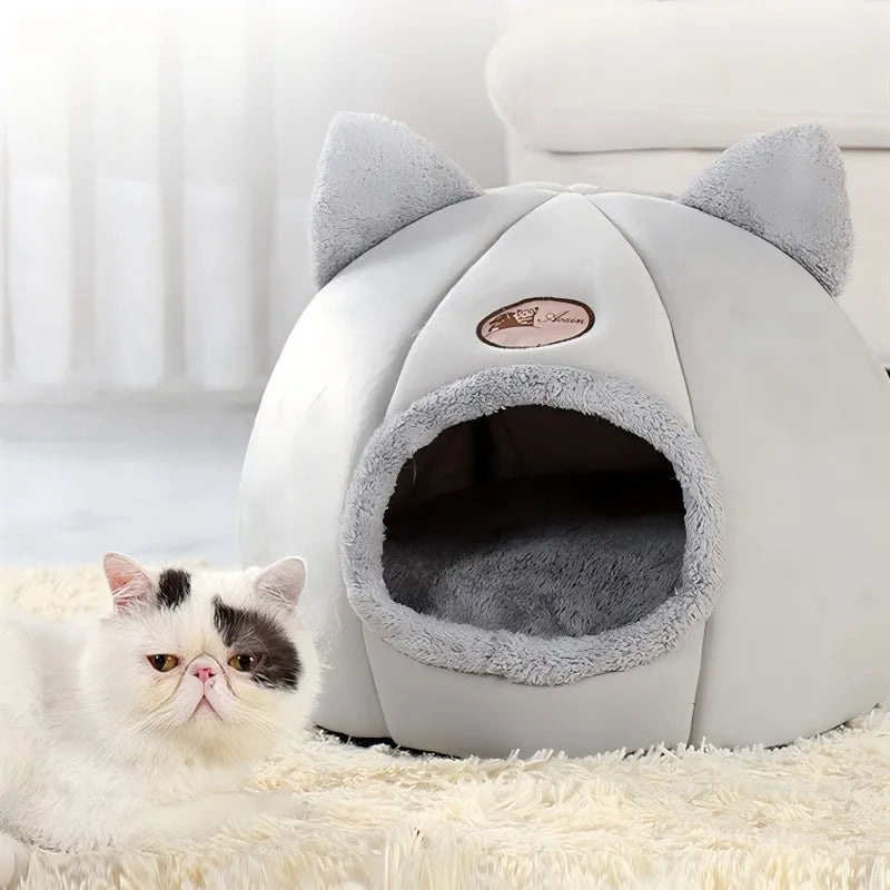 Pet bed with cat ears