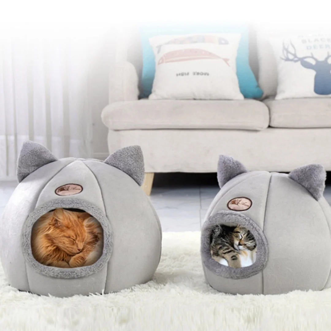 Pet bed with cat ears